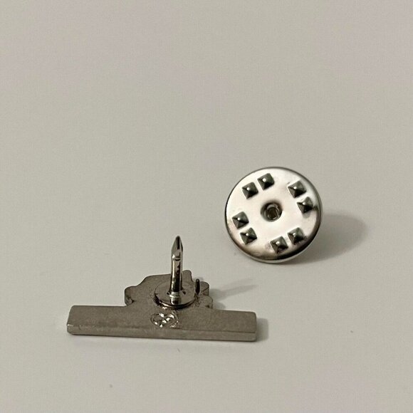 Meritor Logo Pin - Picture 5 of 8